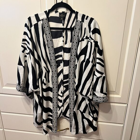 WORTHINGTON Black & White ¾ Sleeve Embroidered Zebra Print Kimono (Size 3X) - Picture 2 of 8